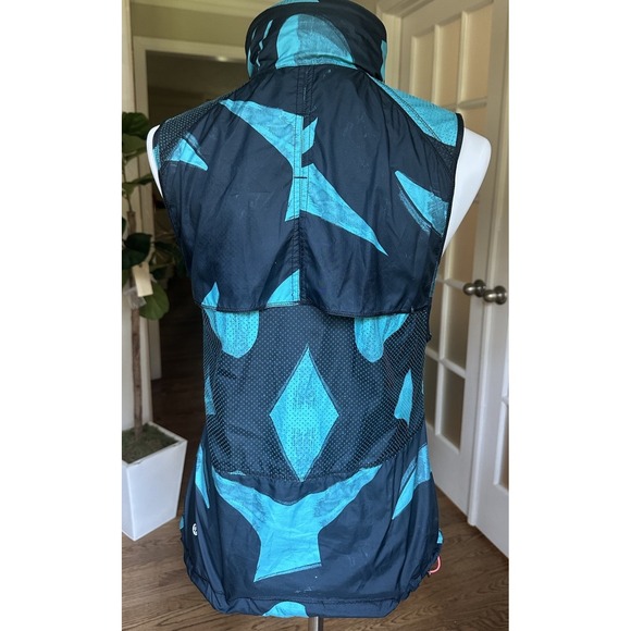 Lululemon Hooded Vest Women's Size 6 Black Blue Geometric Sleeveless Jacket - Picture 9 of 14